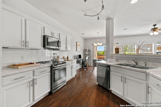 Listing photo id 13 for 27134 Villa Toscana