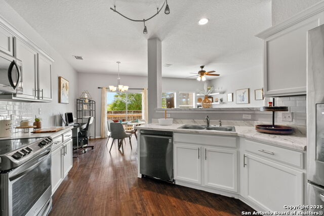 Listing photo id 14 for 27134 Villa Toscana