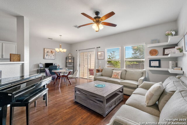 Listing photo id 4 for 27134 Villa Toscana