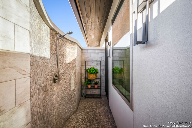 Image 27 of 42 For 2330 Occidente