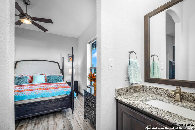 Image 35 of 42 For 2330 Occidente