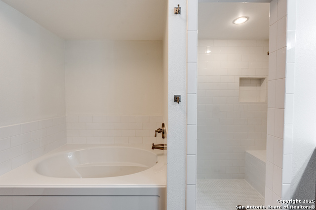 Image 17 of 28 For 21123 Marin Hls