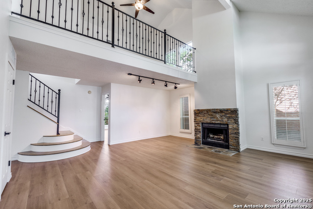 Image 2 of 28 For 21123 Marin Hls