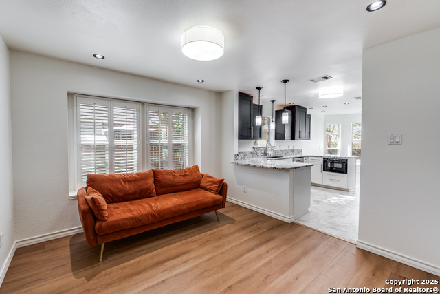 Image 5 of 28 For 21123 Marin Hls