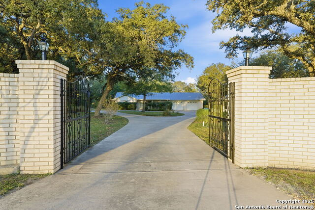Details for 348 County Road 381, San Antonio, TX 78253