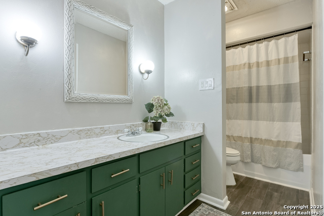 Image 13 of 30 For 8715 Starcrest  58