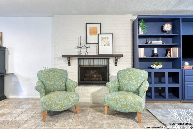 Image 5 of 30 For 8715 Starcrest  58