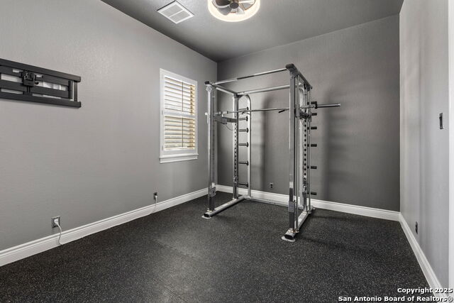 Image 35 of 59 For 22415 Roan Forest