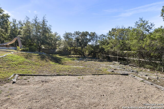 Image 50 of 59 For 22415 Roan Forest