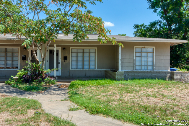 Image 3 of 17 For 815 Rittiman