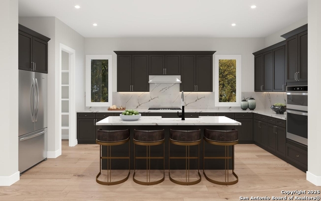 Image 3 of 16 For 335 Grand Legacy