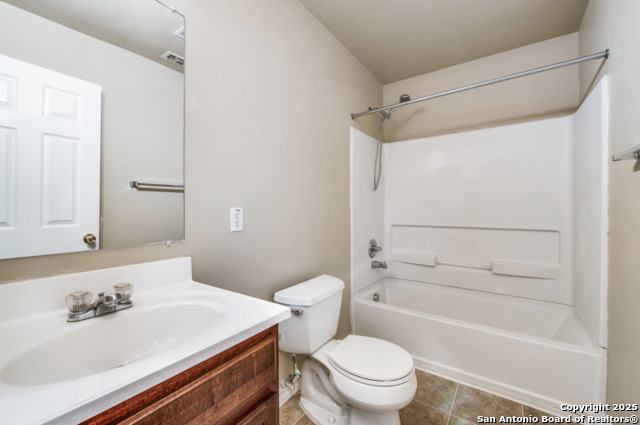 Image 11 of 15 For 7811 Kingsbury Wood 4