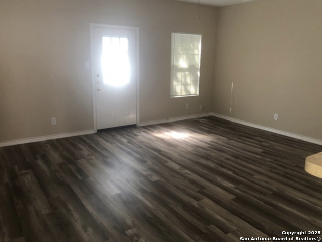 Image 4 of 15 For 7811 Kingsbury Wood 4