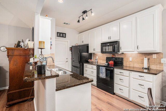 Listing photo id 8 for 2135 Bentwood