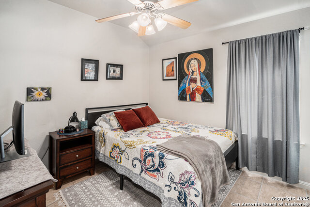 Listing photo id 18 for 2135 Bentwood