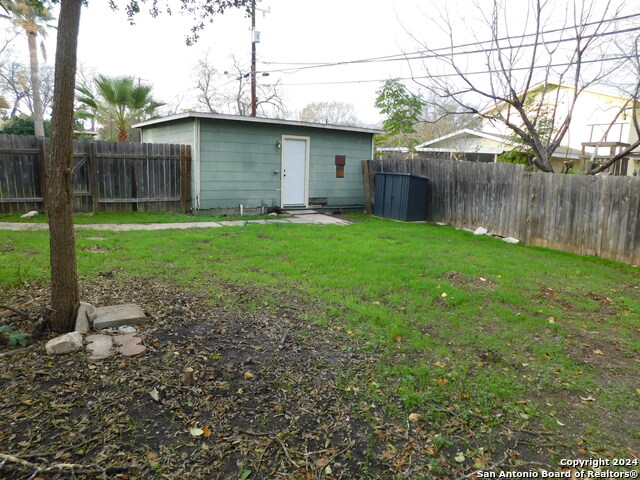 Image 15 of 16 For 801 Rittiman B