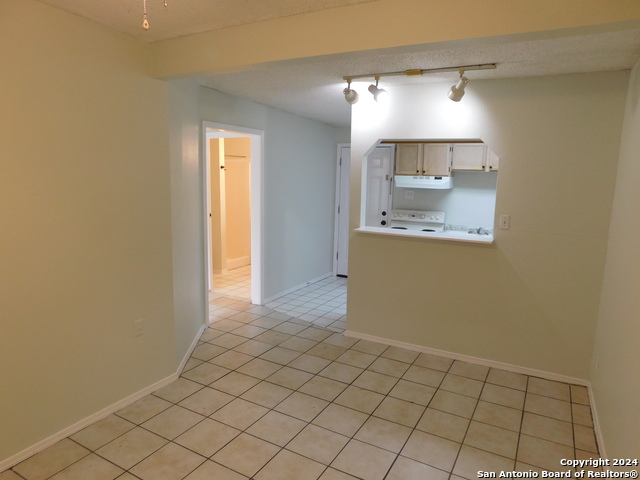 Image 2 of 16 For 801 Rittiman B