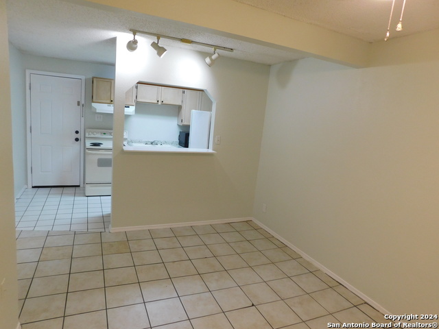 Image 3 of 16 For 801 Rittiman B