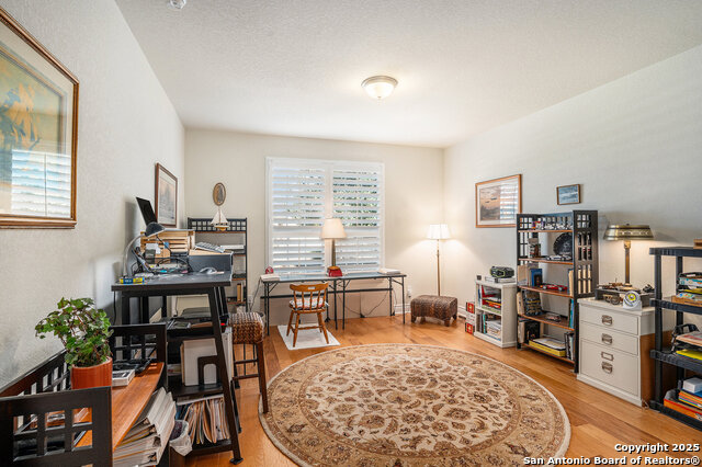 Image 19 of 34 For 4014 Hillglen