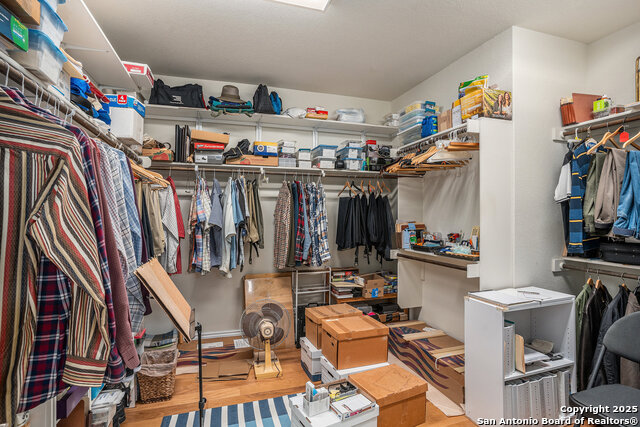 Image 27 of 34 For 4014 Hillglen