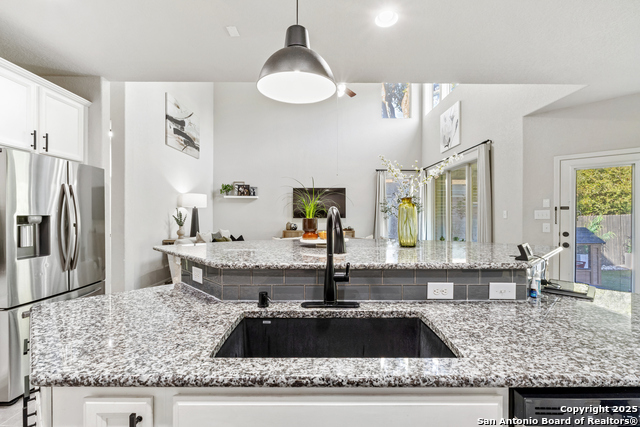 Image 13 of 38 For 10515 Cima  