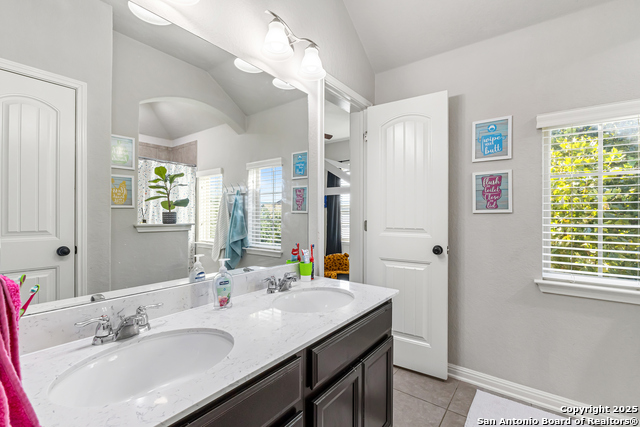 Image 31 of 38 For 10515 Cima  