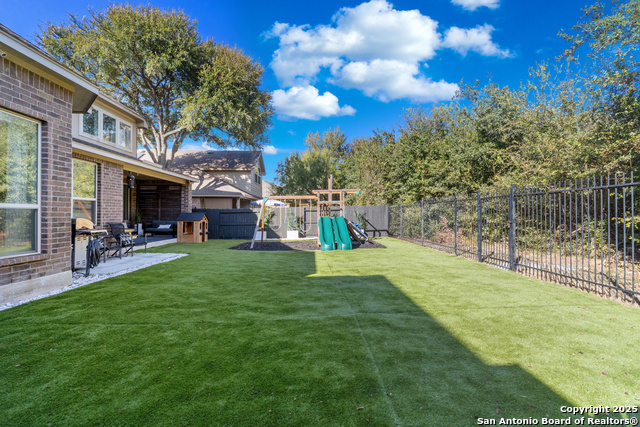 Image 35 of 38 For 10515 Cima  