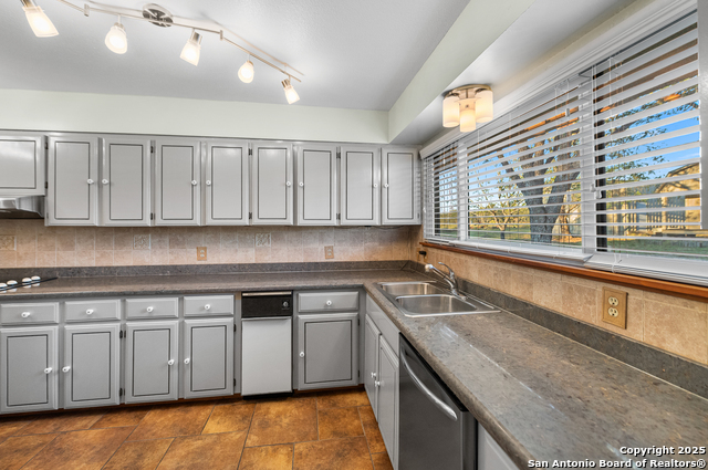 Image 17 of 49 For 510 Kelsey