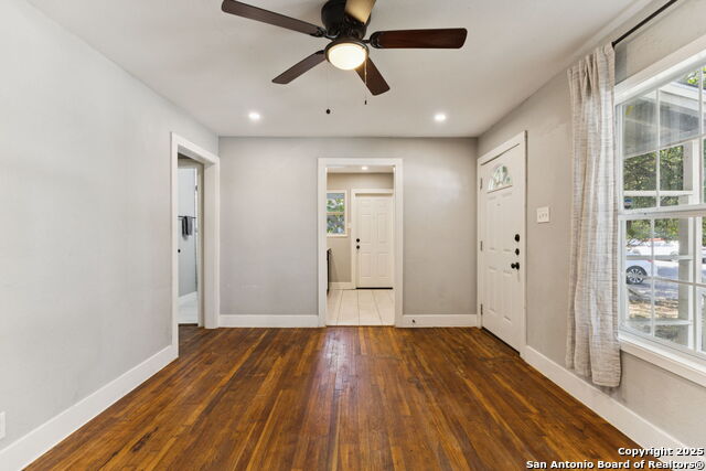 Listing photo id 8 for 1030-1032 Haynes