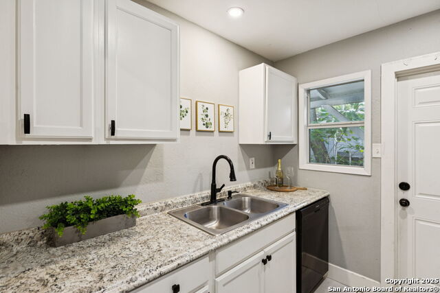 Listing photo id 10 for 1030-1032 Haynes