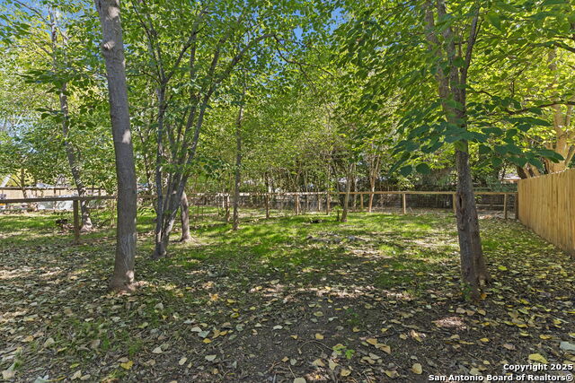 Listing photo id 15 for 1030-1032 Haynes