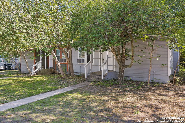 Listing photo id 2 for 1030-1032 Haynes