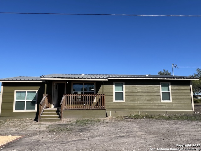 Details for 516 Schleicher, Karnes City, TX 78118