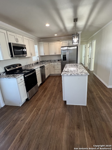 Image 12 of 32 For 516 Schleicher