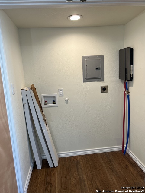 Image 17 of 32 For 516 Schleicher