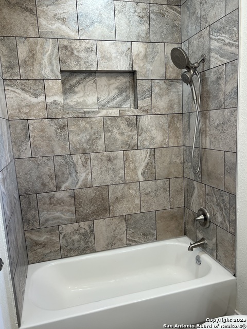 Image 18 of 32 For 516 Schleicher