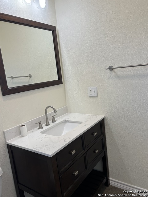 Image 20 of 32 For 516 Schleicher