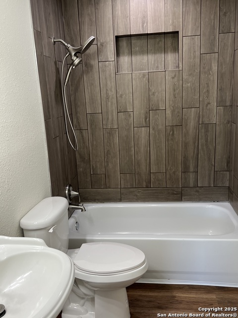 Image 31 of 32 For 516 Schleicher