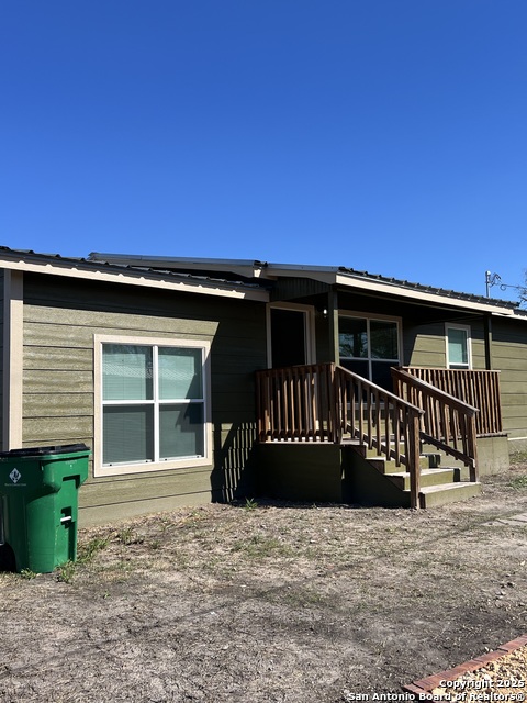 Image 7 of 32 For 516 Schleicher