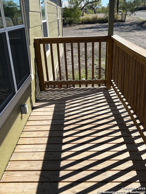 Image 8 of 32 For 516 Schleicher