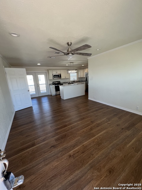 Image 9 of 32 For 516 Schleicher