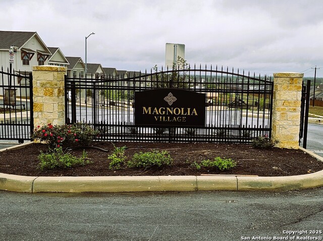 Image 13 of 16 For 10203 Tulipwood Run 102