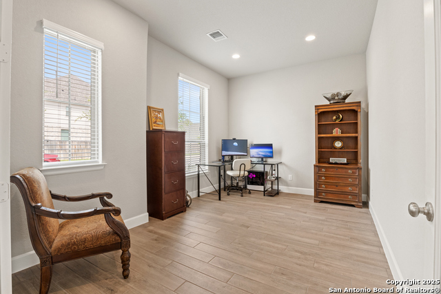 Listing photo id 14 for 14330 Moon Eye Trail