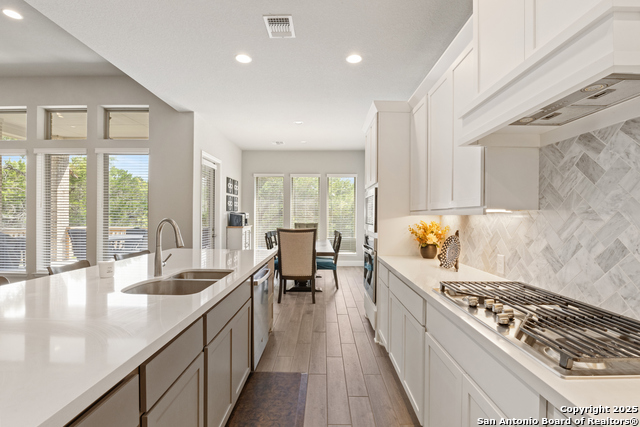 Listing photo id 33 for 14330 Moon Eye Trail