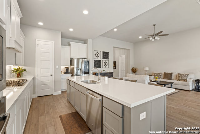 Listing photo id 34 for 14330 Moon Eye Trail