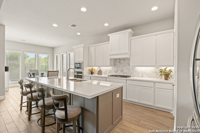 Listing photo id 2 for 14330 Moon Eye Trail