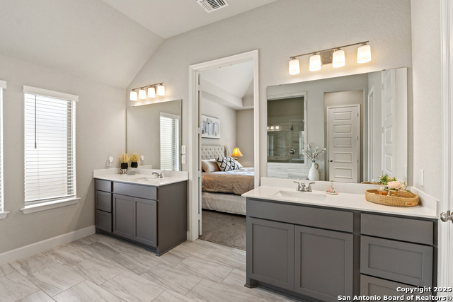 Listing photo id 38 for 14330 Moon Eye Trail