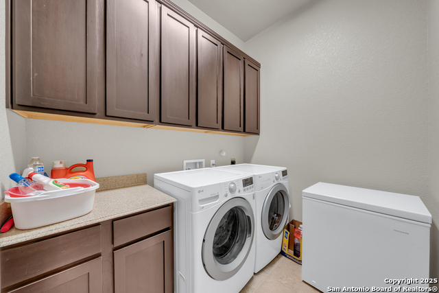 Image 27 of 52 For 7634 Hays Hill