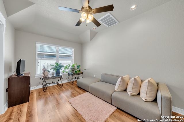 Image 29 of 52 For 7634 Hays Hill