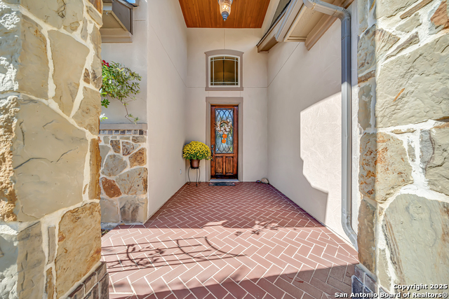 Image 4 of 52 For 7634 Hays Hill